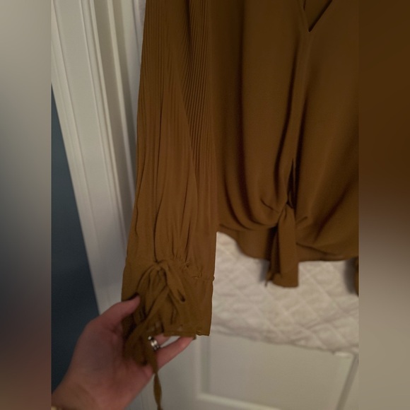 LIKE NEW Wishlist Semi-Sheer Tie-front Blouse - Picture 6 of 6